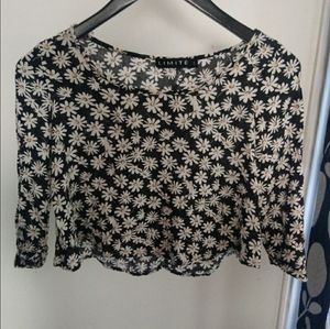 🌻4/30🌻Limite floral crop top